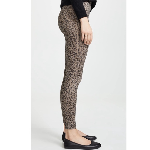 Spanx ‘Look At Me Now’ Seamless Leggings Mini Leopard in Size Small - Picture 3 of 13